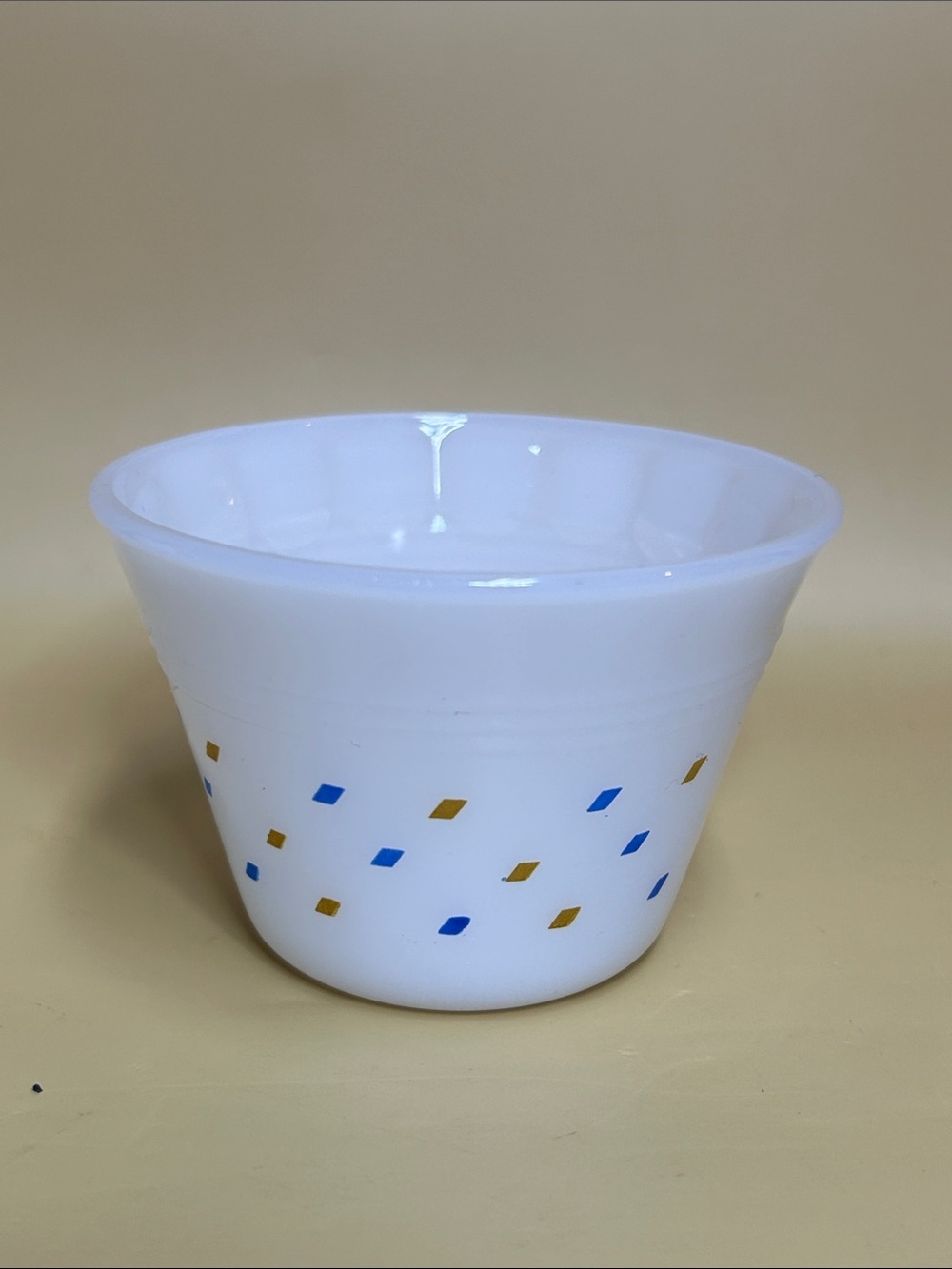 Dynaware White Milk Glass Custard Cups Ramekins Decorated with a pattern Diamond